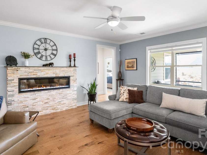 5262 Looking Glass Trail, Denver, NC 28037.  MLS# CAR4417397, YatesRealty ID 47970. 