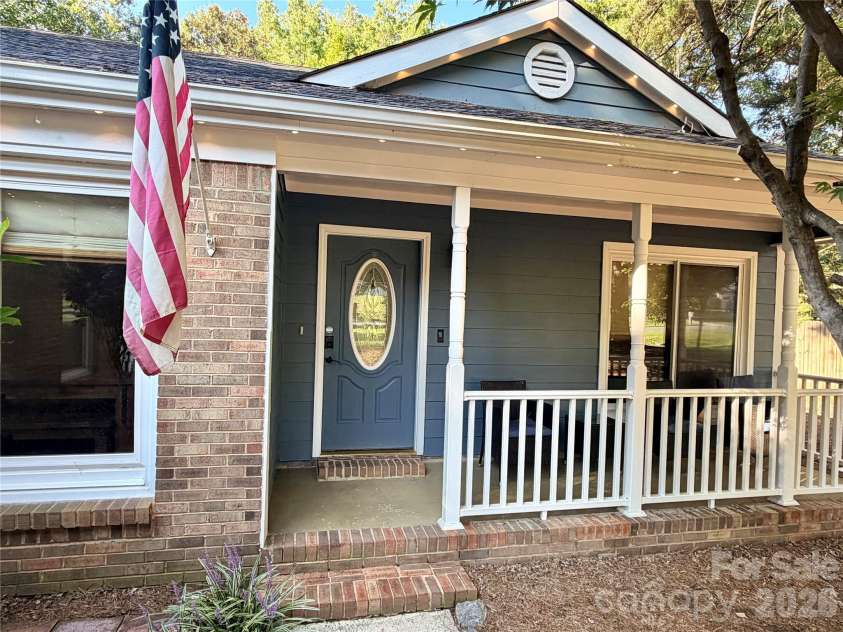 6836 Pin Oak Court, Charlotte, NC 28226.  MLS# CAR4415035, YatesRealty ID 47972. 