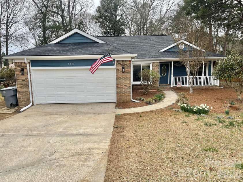 6836 Pin Oak Court, Charlotte, NC 28226.  MLS# CAR4415035, YatesRealty ID 47972. 