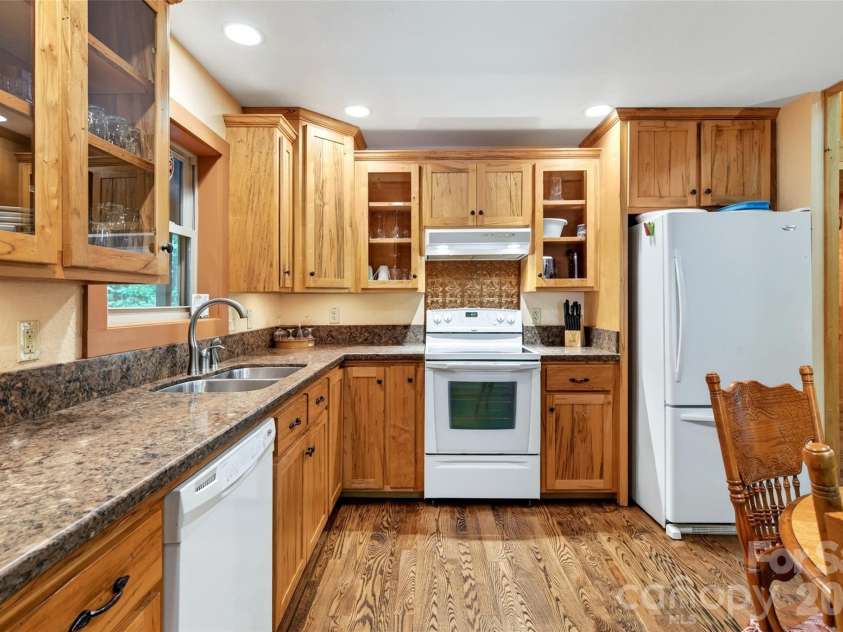 386 Wild Turkey Run, Black Mountain, NC 28711.  MLS# CAR4418931, YatesRealty ID 47973. 