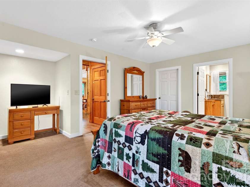386 Wild Turkey Run, Black Mountain, NC 28711.  MLS# CAR4418931, YatesRealty ID 47973. 