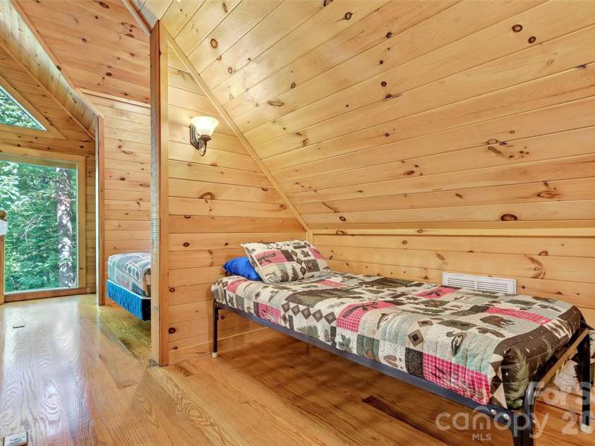 386 Wild Turkey Run, Black Mountain, NC 28711.  MLS# CAR4418931, YatesRealty ID 47973. 