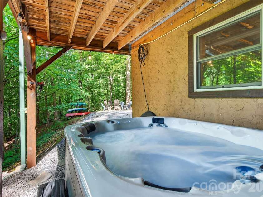 386 Wild Turkey Run, Black Mountain, NC 28711.  MLS# CAR4418931, YatesRealty ID 47973. 