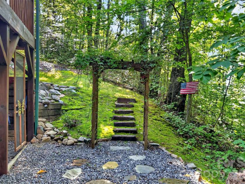 386 Wild Turkey Run, Black Mountain, NC 28711.  MLS# CAR4418931, YatesRealty ID 47973. 