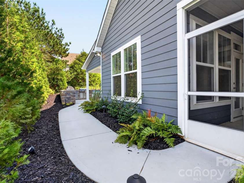 624 Munchberry Way, Spartanburg, SC 29301.  MLS# CAR4409317, YatesRealty ID 47974. 