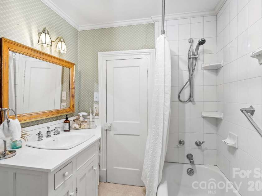 321 Bank Street, Salisbury, NC 28144.  MLS# CAR4419880, YatesRealty ID 47975. 