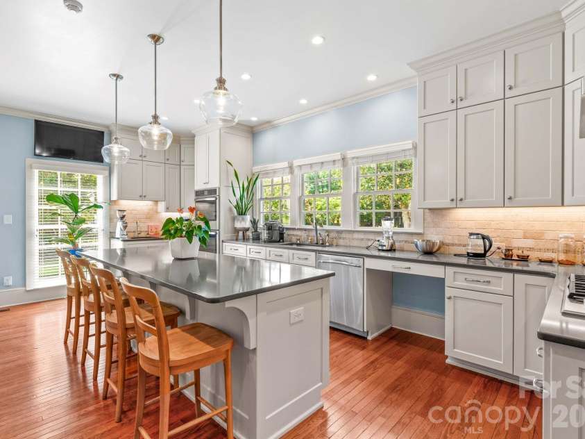 321 Bank Street, Salisbury, NC 28144.  MLS# CAR4419880, YatesRealty ID 47975. 