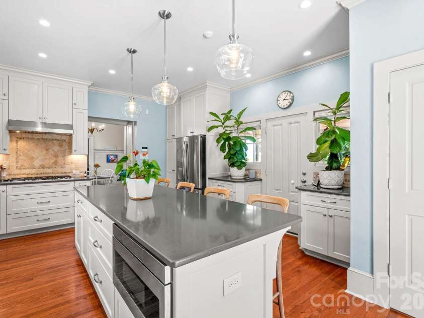 321 Bank Street, Salisbury, NC 28144.  MLS# CAR4419880, YatesRealty ID 47975. 