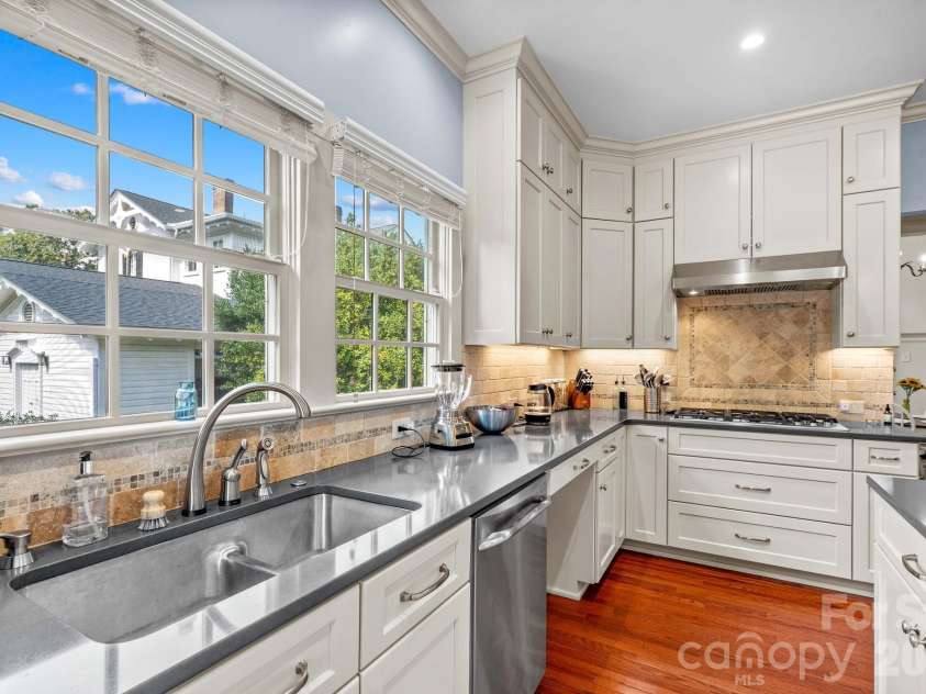 321 Bank Street, Salisbury, NC 28144.  MLS# CAR4419880, YatesRealty ID 47975. 