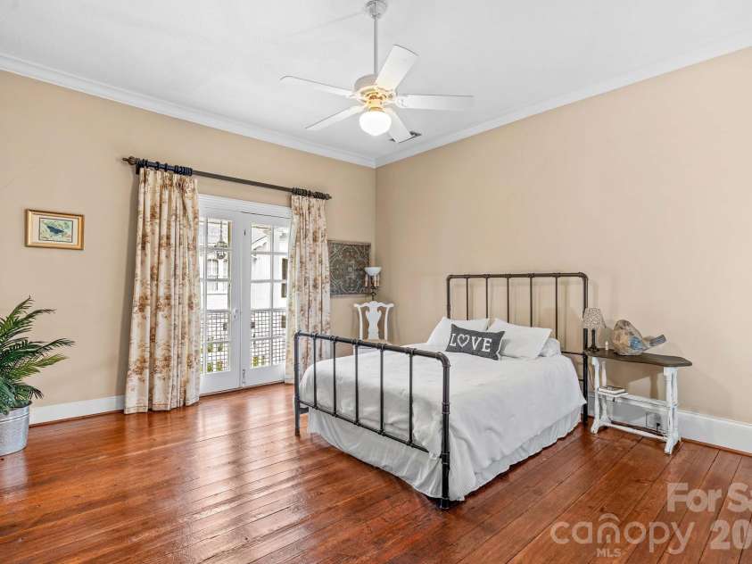 321 Bank Street, Salisbury, NC 28144.  MLS# CAR4419880, YatesRealty ID 47975. 