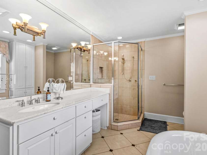 321 Bank Street, Salisbury, NC 28144.  MLS# CAR4419880, YatesRealty ID 47975. 
