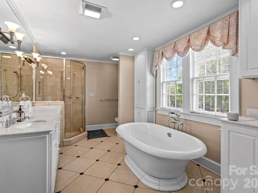 321 Bank Street, Salisbury, NC 28144.  MLS# CAR4419880, YatesRealty ID 47975. 