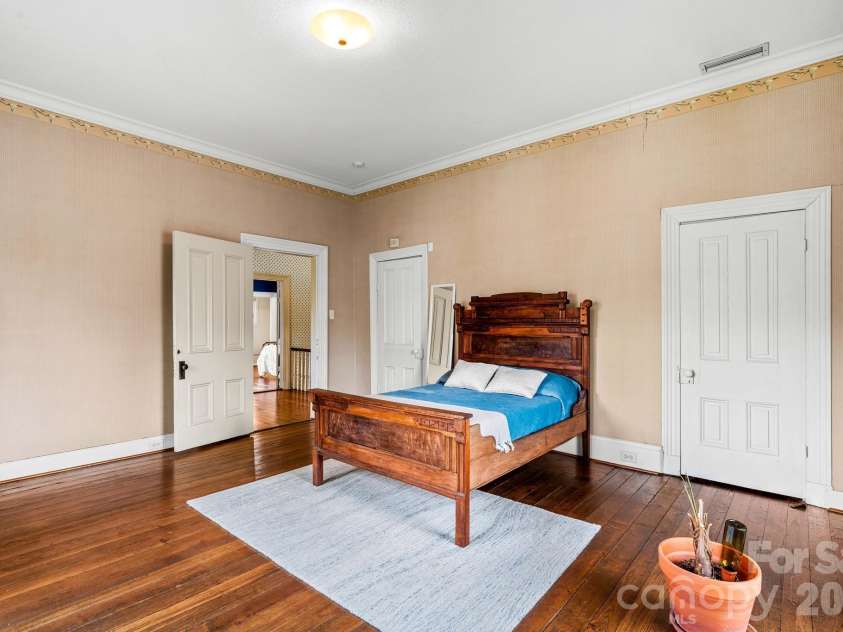 321 Bank Street, Salisbury, NC 28144.  MLS# CAR4419880, YatesRealty ID 47975. 