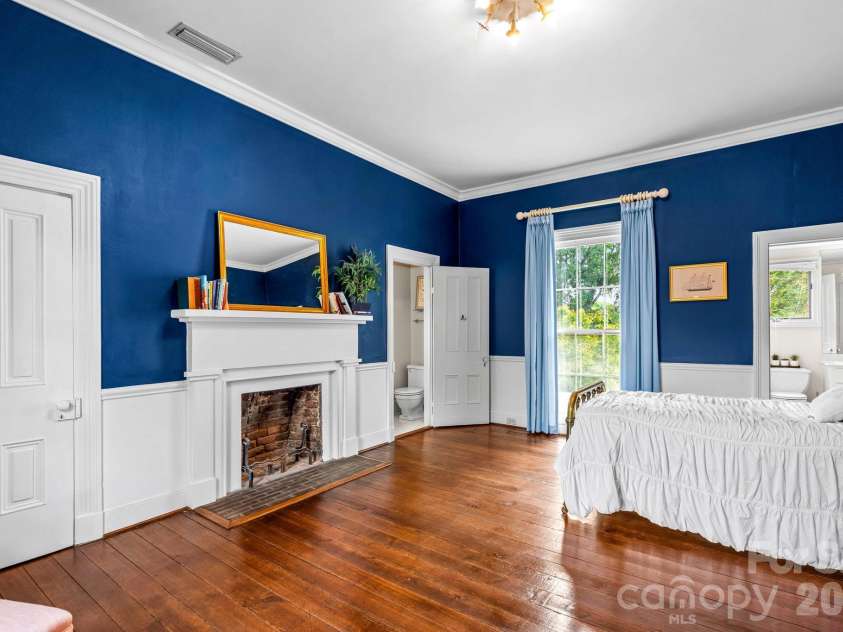 321 Bank Street, Salisbury, NC 28144.  MLS# CAR4419880, YatesRealty ID 47975. 