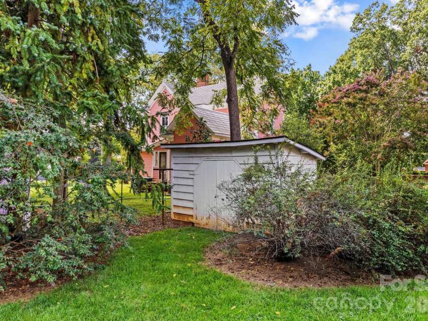 321 Bank Street, Salisbury, NC 28144.  MLS# CAR4419880, YatesRealty ID 47975. 