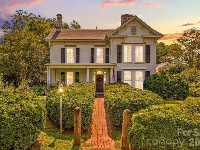 321 Bank Street, Salisbury, NC 28144.  MLS# CAR4419880, YatesRealty ID 47975. 