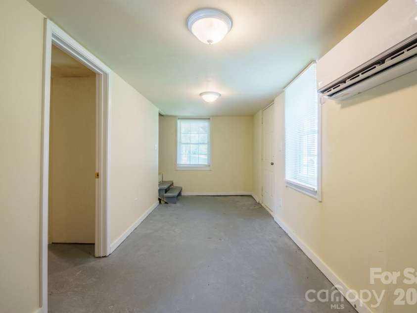 1028 East Drive, Gastonia, NC 28052.  MLS# CAR4418193, YatesRealty ID 47977. 