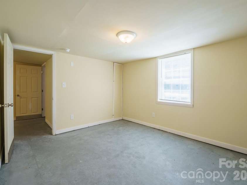 1028 East Drive, Gastonia, NC 28052.  MLS# CAR4418193, YatesRealty ID 47977. 