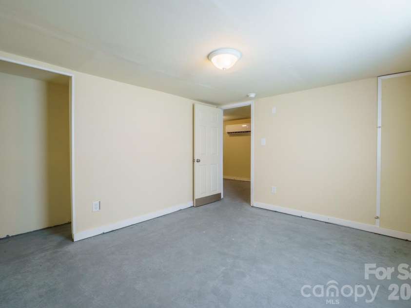 1028 East Drive, Gastonia, NC 28052.  MLS# CAR4418193, YatesRealty ID 47977. 