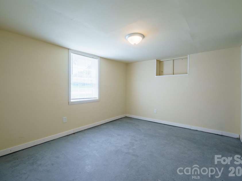 1028 East Drive, Gastonia, NC 28052.  MLS# CAR4418193, YatesRealty ID 47977. 