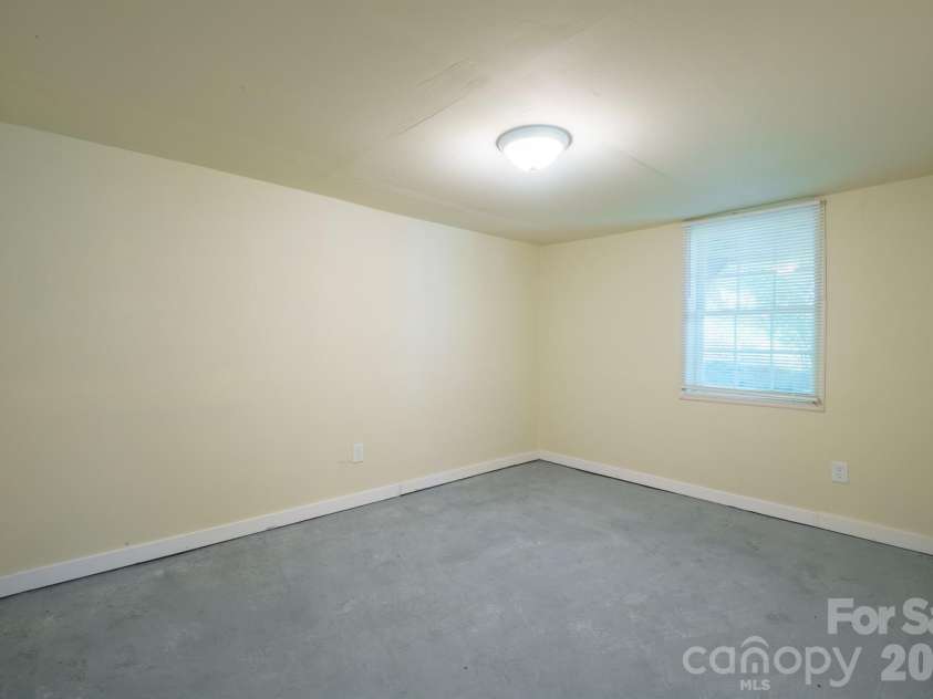 1028 East Drive, Gastonia, NC 28052.  MLS# CAR4418193, YatesRealty ID 47977. 