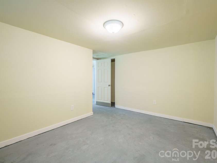 1028 East Drive, Gastonia, NC 28052.  MLS# CAR4418193, YatesRealty ID 47977. 