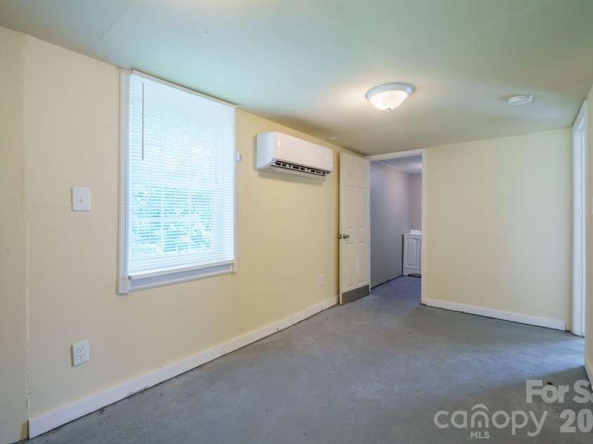 1028 East Drive, Gastonia, NC 28052.  MLS# CAR4418193, YatesRealty ID 47977. 