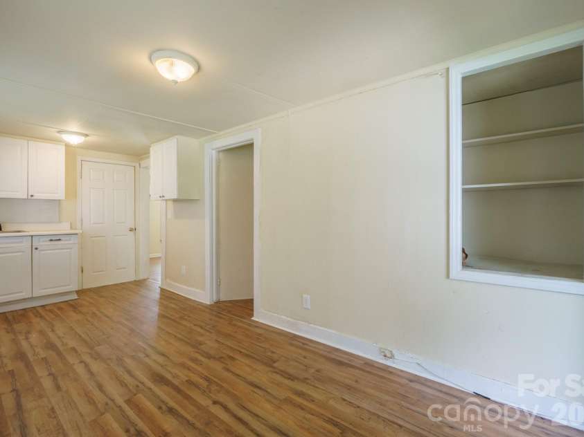 1028 East Drive, Gastonia, NC 28052.  MLS# CAR4418193, YatesRealty ID 47977. 