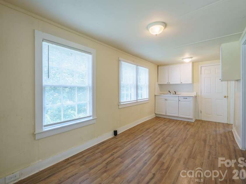 1028 East Drive, Gastonia, NC 28052.  MLS# CAR4418193, YatesRealty ID 47977. 
