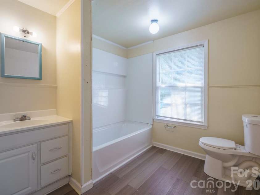 1028 East Drive, Gastonia, NC 28052.  MLS# CAR4418193, YatesRealty ID 47977. 