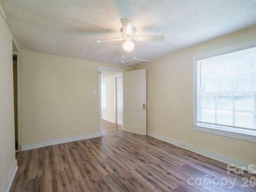 1028 East Drive, Gastonia, NC 28052.  MLS# CAR4418193, YatesRealty ID 47977. 