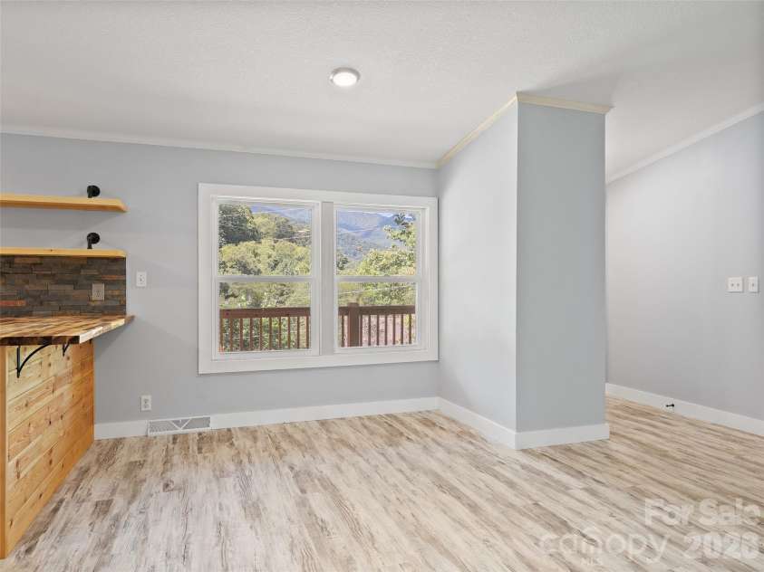 26 Lancelot Loop, Canton, NC 28716.  MLS# CAR4419409, YatesRealty ID 47979. 