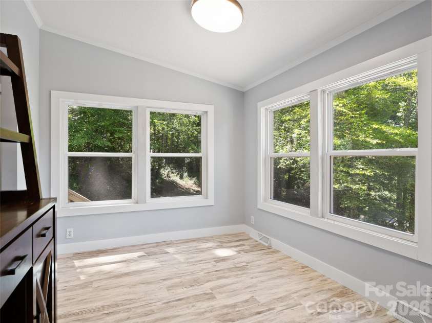 26 Lancelot Loop, Canton, NC 28716.  MLS# CAR4419409, YatesRealty ID 47979. 