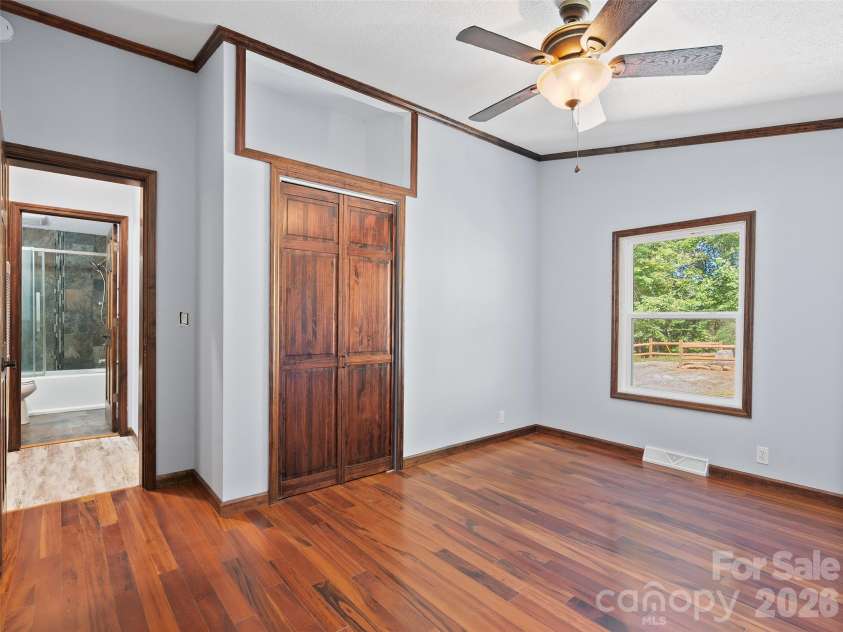 26 Lancelot Loop, Canton, NC 28716.  MLS# CAR4419409, YatesRealty ID 47979. 