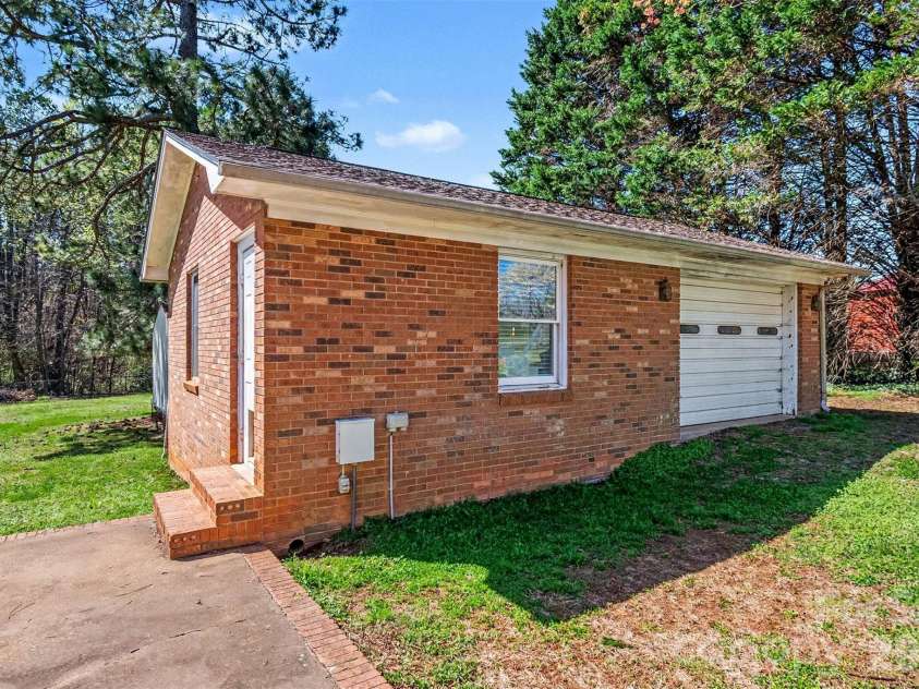 1388 Smith Farm Road, Lincolnton, NC 28092.  MLS# CAR4358119, YatesRealty ID 4798. 