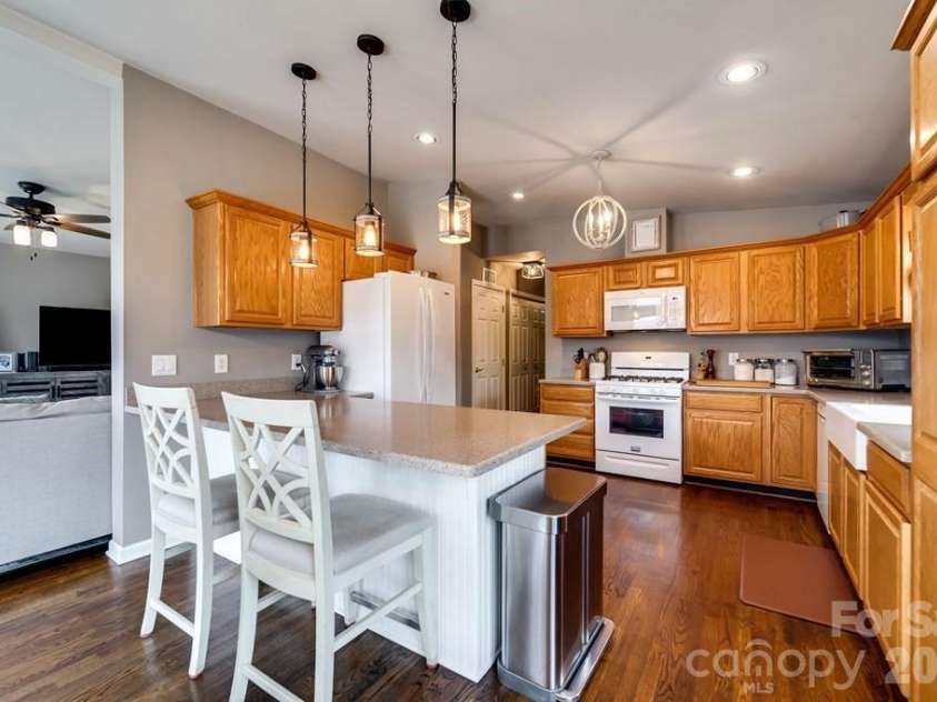 262 Sams Trail, Waynesville, NC 28786.  MLS# CAR4336440, YatesRealty ID 4798. 