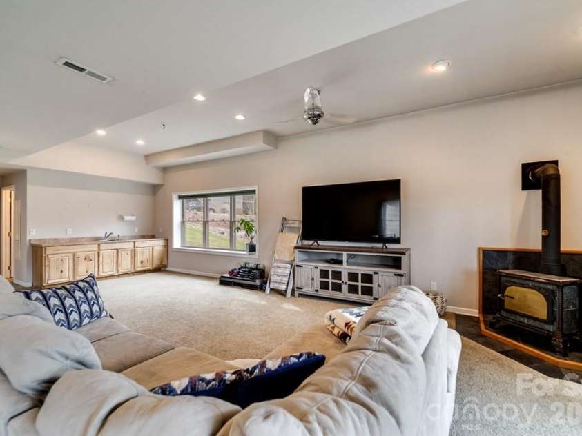 262 Sams Trail, Waynesville, NC 28786.  MLS# CAR4336440, YatesRealty ID 4798. 