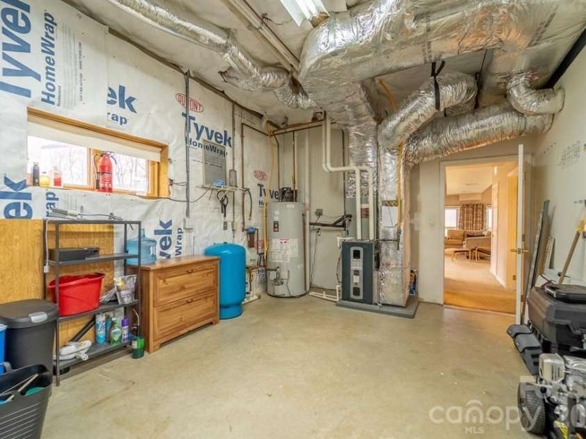 262 Sams Trail, Waynesville, NC 28786.  MLS# CAR4336440, YatesRealty ID 4798. 