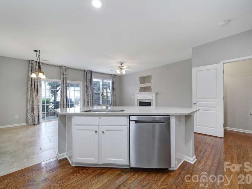1168 Drummond Lane, Matthews, NC 28104.  MLS# CAR4417741, YatesRealty ID 47980. 