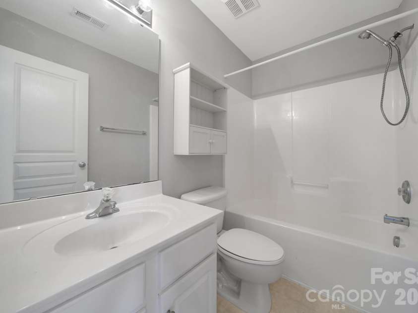 1168 Drummond Lane, Matthews, NC 28104.  MLS# CAR4417741, YatesRealty ID 47980. 