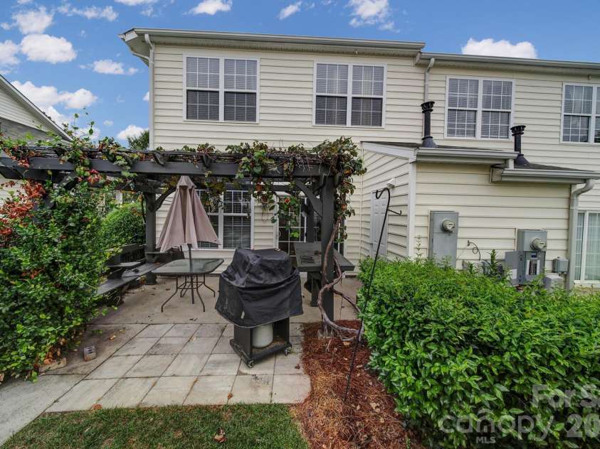 1168 Drummond Lane, Matthews, NC 28104.  MLS# CAR4417741, YatesRealty ID 47980. 