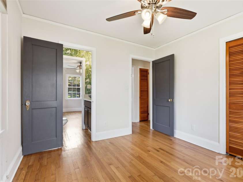 3407 Benard Avenue, Charlotte, NC 28206.  MLS# CAR4414465, YatesRealty ID 47981. A functional floor plan designed for comfortable everyday living.