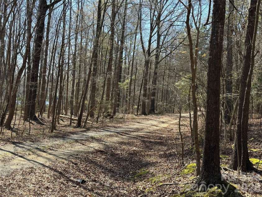3227 Legend Road, Lancaster, SC 29720.  MLS# CAR4412422, YatesRealty ID 47982. 3227 Legend Road