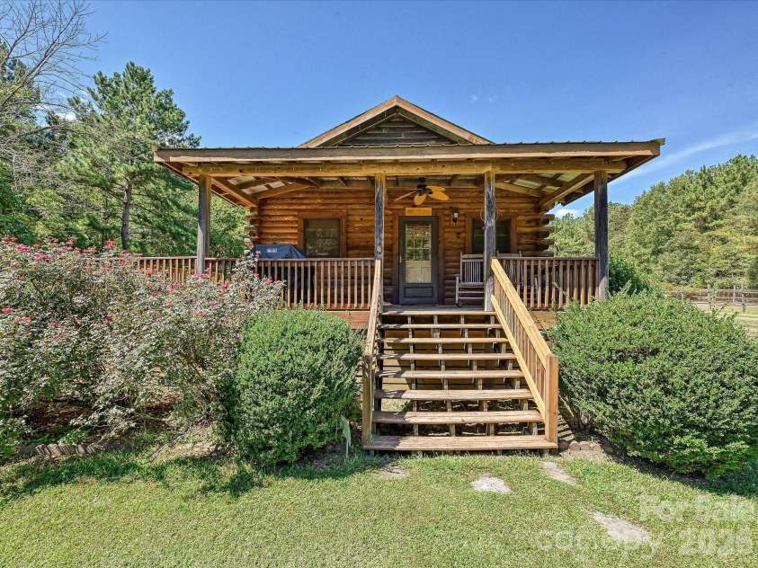 3227 Legend Road, Lancaster, SC 29720.  MLS# CAR4412422, YatesRealty ID 47982. 3227 Legend Road