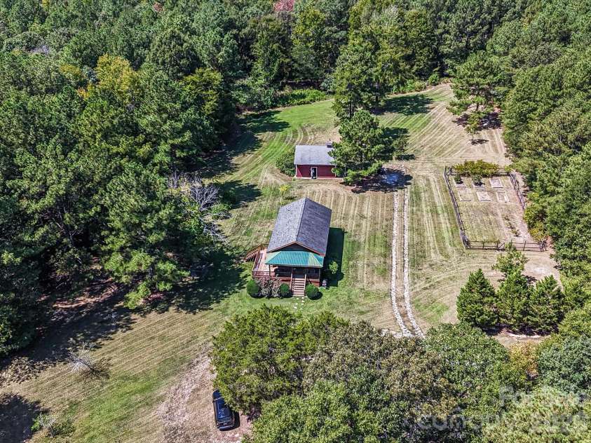 3227 Legend Road, Lancaster, SC 29720.  MLS# CAR4412422, YatesRealty ID 47982. 3227 Legend Road