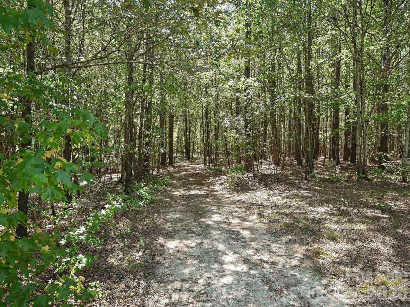 3227 Legend Road, Lancaster, SC 29720.  MLS# CAR4412422, YatesRealty ID 47982. 3227 Legend Road