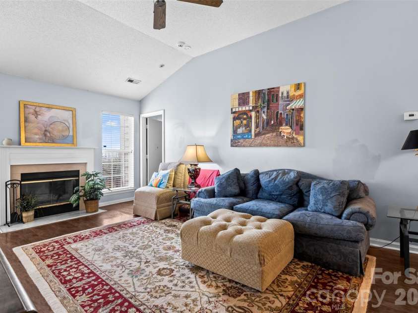 9005 Little Hampton Place, Charlotte, NC 28215.  MLS# CAR4417375, YatesRealty ID 47983. 