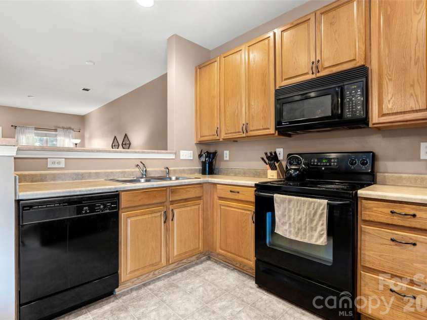 207 Tail Race Lane, Fort Mill, SC 29715.  MLS# CAR4409680, YatesRealty ID 47984. 