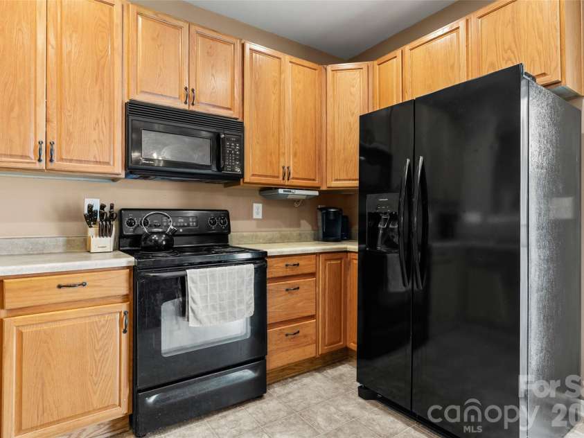 207 Tail Race Lane, Fort Mill, SC 29715.  MLS# CAR4409680, YatesRealty ID 47984. 