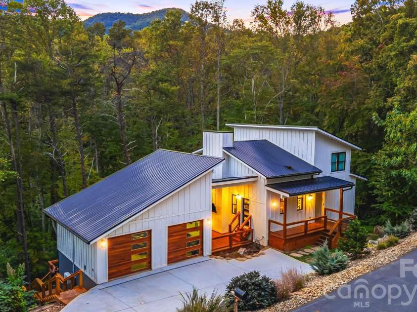 56 Creek Run Road, Candler, NC 28715.  MLS# CAR4419985, YatesRealty ID 47986. 